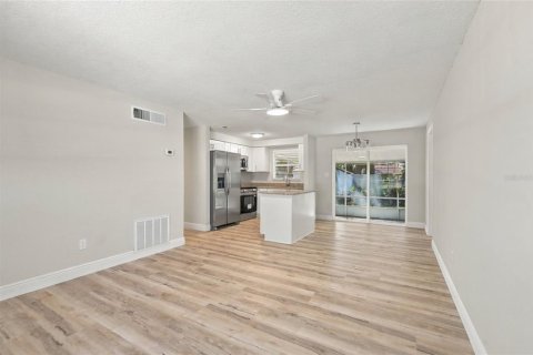 Casa en venta en Orange City, Florida, 3 dormitorios, 97.55 m2 № 2419211 - foto 7