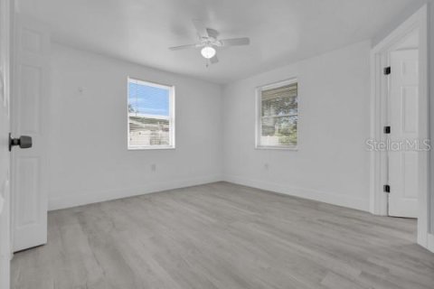 House in Port Charlotte, Florida 3 bedrooms, 109.81 sq.m. № 2233729 - photo 19