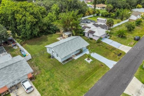 House in Port Charlotte, Florida 3 bedrooms, 109.81 sq.m. № 2233729 - photo 12