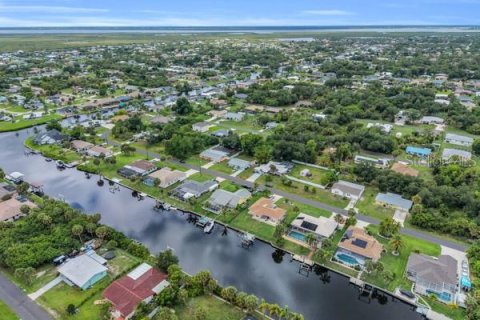 House in Port Charlotte, Florida 3 bedrooms, 109.81 sq.m. № 2233729 - photo 10