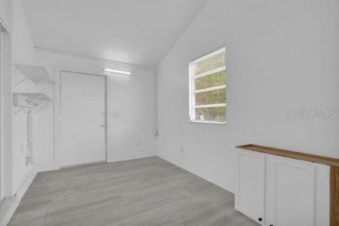 House in Port Charlotte, Florida 3 bedrooms, 109.81 sq.m. № 2233729 - photo 27
