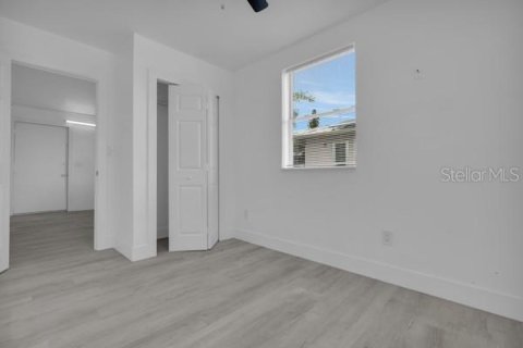 House in Port Charlotte, Florida 3 bedrooms, 109.81 sq.m. № 2233729 - photo 29