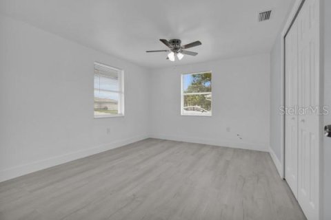 House in Port Charlotte, Florida 3 bedrooms, 109.81 sq.m. № 2233729 - photo 16
