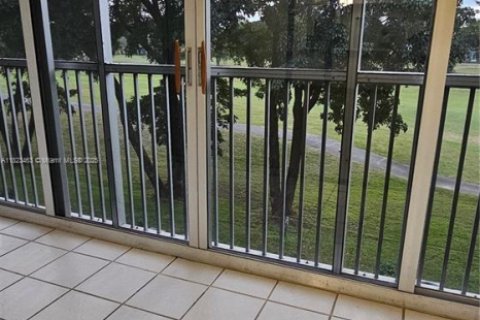 Condominio en venta en Pembroke Pines, Florida, 2 dormitorios, 110.83 m2 № 1937887 - foto 18