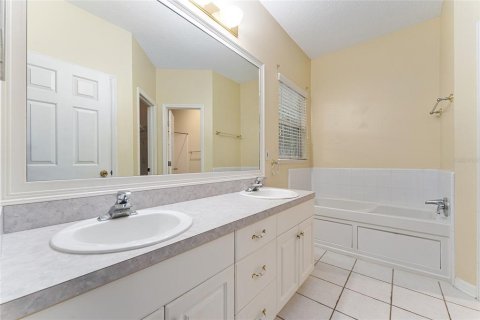 House in Gainesville, Florida 3 bedrooms, 182.09 sq.m. № 1901600 - photo 21