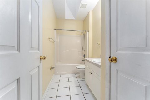 House in Gainesville, Florida 3 bedrooms, 182.09 sq.m. № 1901600 - photo 15