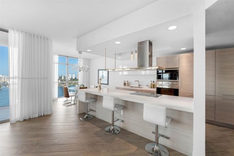 Condo in North Miami Beach, Florida, 3 bedrooms  № 1752301 - photo 5