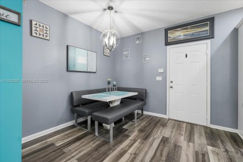 Townhouse in Cooper City, Florida 3 bedrooms, 123.93 sq.m. № 1991859 - photo 10