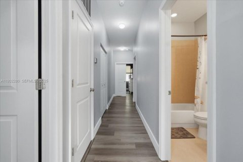 Townhouse in Cooper City, Florida 3 bedrooms, 123.93 sq.m. № 1991859 - photo 30