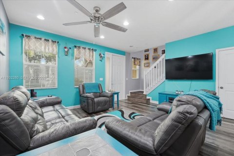 Townhouse in Cooper City, Florida 3 bedrooms, 123.93 sq.m. № 1991859 - photo 9