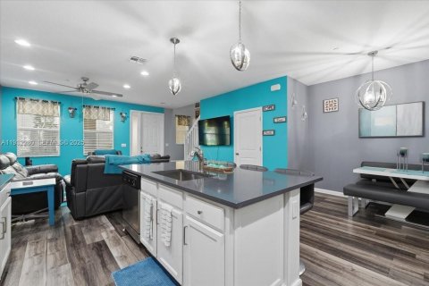 Townhouse in Cooper City, Florida 3 bedrooms, 123.93 sq.m. № 1991859 - photo 8