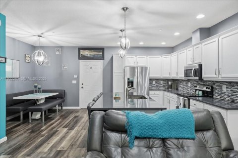 Townhouse in Cooper City, Florida 3 bedrooms, 123.93 sq.m. № 1991859 - photo 13