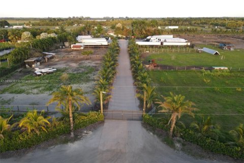 Casa en Miami, Florida 3 dormitorios, 117.99 m2 № 1980716