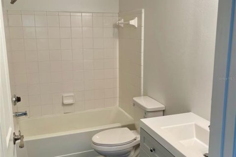 Condo in Lake Mary, Florida, 1 bedroom № 2143588 - photo 9