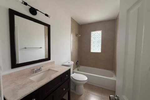 Villa ou maison à louer à Riviera Beach, Floride: 4 chambres, 148.64 m2 № 2289385 - photo 8