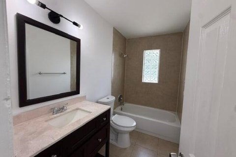 Villa ou maison à louer à Riviera Beach, Floride: 4 chambres, 148.64 m2 № 2289385 - photo 10