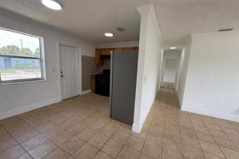 Villa ou maison à louer à Riviera Beach, Floride: 4 chambres, 148.64 m2 № 2289385 - photo 30