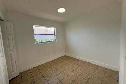 Villa ou maison à louer à Riviera Beach, Floride: 4 chambres, 148.64 m2 № 2289385 - photo 12