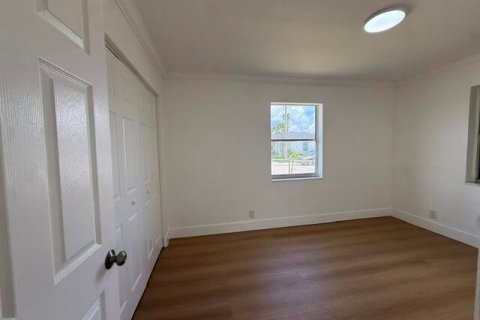 Villa ou maison à louer à Riviera Beach, Floride: 4 chambres, 148.64 m2 № 2289385 - photo 17