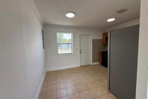 Villa ou maison à louer à Riviera Beach, Floride: 4 chambres, 148.64 m2 № 2289385 - photo 29