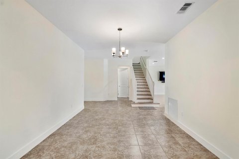 House in Royal Palm Beach, Florida 5 bedrooms, 280.94 sq.m. № 2186825 - photo 27
