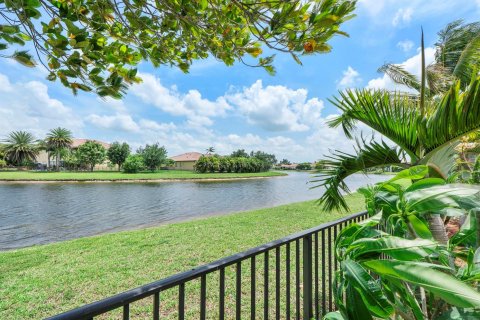 House in Royal Palm Beach, Florida 5 bedrooms, 280.94 sq.m. № 2186825 - photo 17