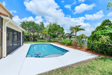 House in Royal Palm Beach, Florida 5 bedrooms, 280.94 sq.m. № 2186825 - photo 10