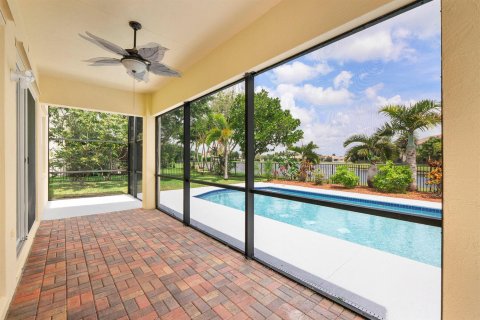 House in Royal Palm Beach, Florida 5 bedrooms, 280.94 sq.m. № 2186825 - photo 8