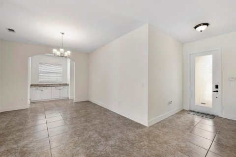 House in Royal Palm Beach, Florida 5 bedrooms, 280.94 sq.m. № 2186825 - photo 21