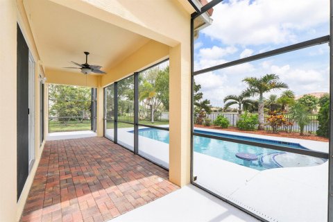 House in Royal Palm Beach, Florida 5 bedrooms, 280.94 sq.m. № 2186825 - photo 7