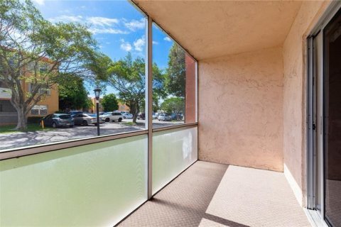 Copropriété à louer à Deerfield Beach, Floride: 2 chambres, 119.84 m2 № 2365951 - photo 2