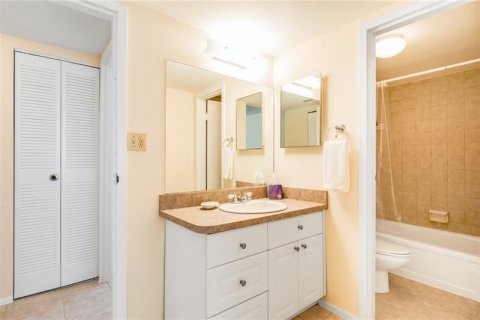 Copropriété à louer à Deerfield Beach, Floride: 2 chambres, 119.84 m2 № 2365951 - photo 9