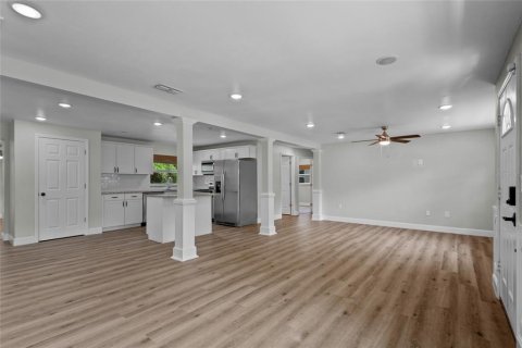 Villa ou maison à vendre à Orange City, Floride: 5 chambres, 214.88 m2 № 1782600 - photo 6