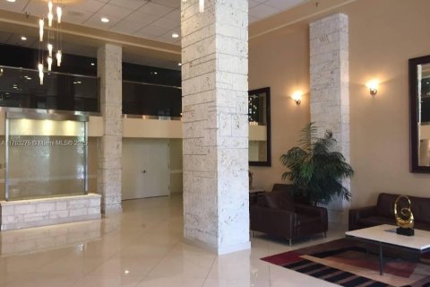 Condo in Sunny Isles Beach, Florida, 2 bedrooms  № 1635447 - photo 5