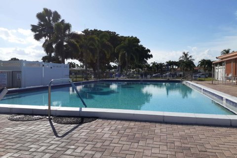 Casa en venta en Tamarac, Florida, 2 dormitorios, 110.83 m2 № 2146011 - foto 26