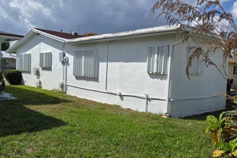 Casa en venta en Tamarac, Florida, 2 dormitorios, 110.83 m2 № 2146011 - foto 4