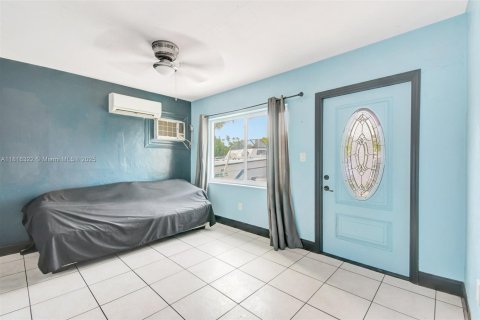 Villa ou maison à vendre à Miramar, Floride: 3 chambres, 78.41 m2 № 2014539 - photo 2