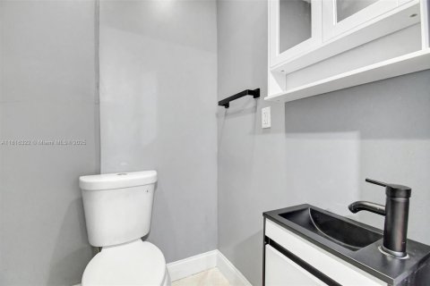 Villa ou maison à vendre à Miramar, Floride: 3 chambres, 78.41 m2 № 2014539 - photo 20