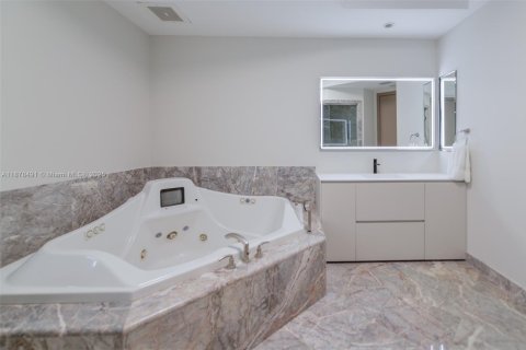 Купить кондоминиум в Санни-Айлс-Бич, Флорида 2 спальни, 207.64м2, № 1981043 - фото 20