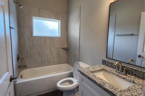 House in Tampa, Florida 3 bedrooms, 116.22 sq.m. № 2104532 - photo 14