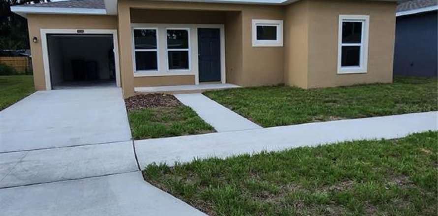 House in Tampa, Florida 3 bedrooms, 116.22 sq.m. № 2104532