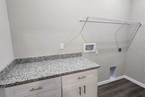 House in Tampa, Florida 3 bedrooms, 116.22 sq.m. № 2104532 - photo 8