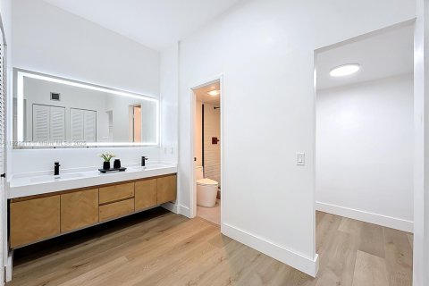 Condominio en venta en Aventura, Florida, 2 dormitorios, 106.84 m2 № 1785884 - foto 12