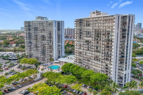 Condominio en venta en Aventura, Florida, 2 dormitorios, 106.84 m2 № 1785884 - foto 1