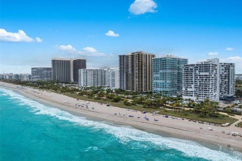 Copropriété à vendre à Bal Harbour, Floride: 2 chambres, 234.58 m2 № 2041947 - photo 30