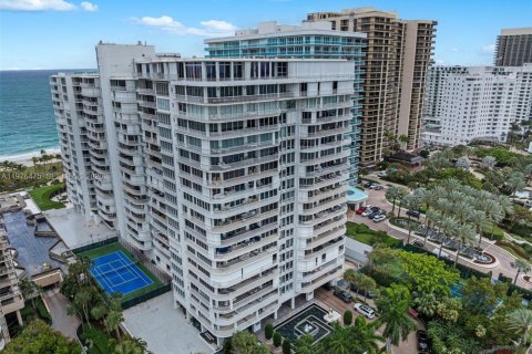 Copropriété à vendre à Bal Harbour, Floride: 2 chambres, 234.58 m2 № 2041947 - photo 25