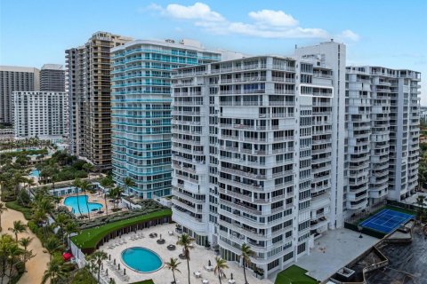 Copropriété à vendre à Bal Harbour, Floride: 2 chambres, 234.58 m2 № 2041947 - photo 29