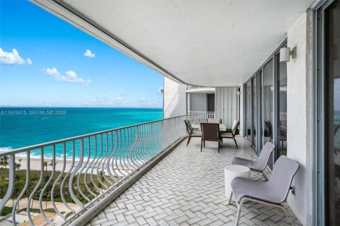 Copropriété à vendre à Bal Harbour, Floride: 2 chambres, 234.58 m2 № 2041947 - photo 5