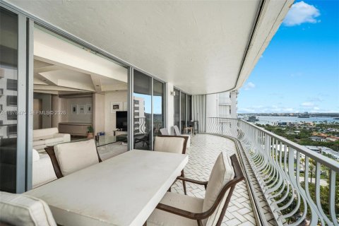 Copropriété à vendre à Bal Harbour, Floride: 2 chambres, 234.58 m2 № 2041947 - photo 7