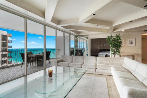 Condo à Bal Harbour, Floride, 2 chambres  № 2041947